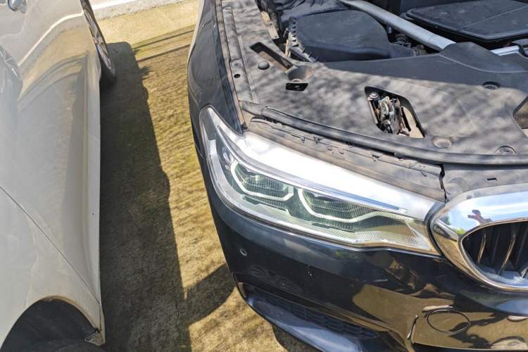 Used BMW 5 Series 2020 530Li Luxury Edition M Sport Package Right Front Headlight