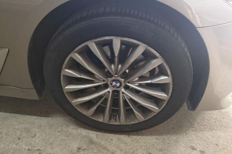 Used BMW 5 Series 2020 525Li Luxury Package Right Front Wheel Hub