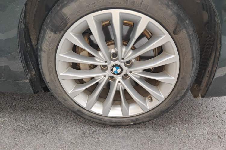 Used BMW 5 Series 2020 530Li Luxury Edition Premium Package Right Front Wheel Hub