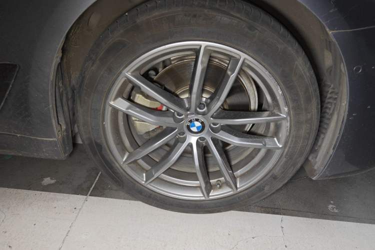 Used BMW 5 Series 2020 525i M Sport Package Right Front Wheel Hub