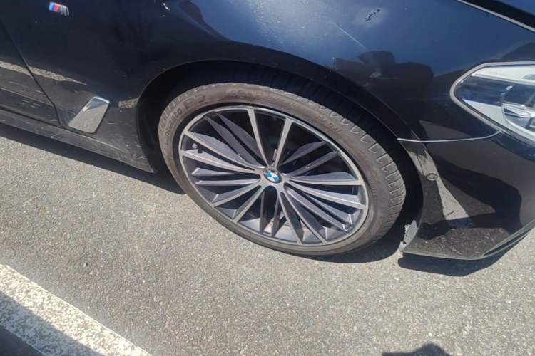 Used BMW 5 Series 2020 530Li Leading Model M Sport Package Right Front Wheel Hub