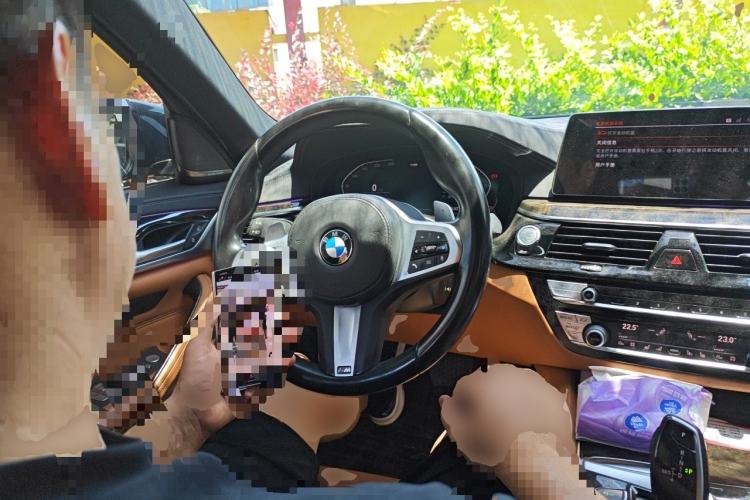 Used BMW 5 Series 2020 530Li Luxury Edition M Sport Package Steering Wheel