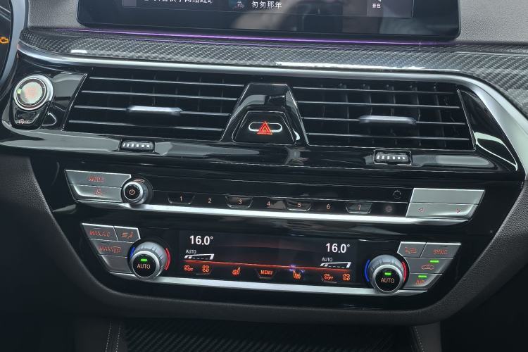 Used BMW 5 Series 2020 530Li Leading Edition Luxury Package Audio And AC Panel