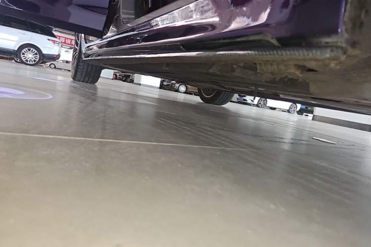 Used BMW 5 Series 2020 530Li Leading Edition Luxury Package Right Side Sill