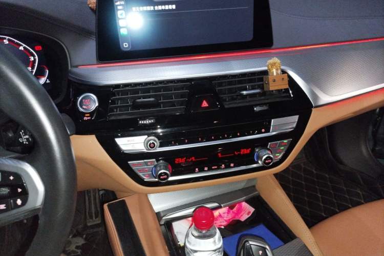Used BMW 5 Series 2020 525i M Sport Package Audio And AC Panel
