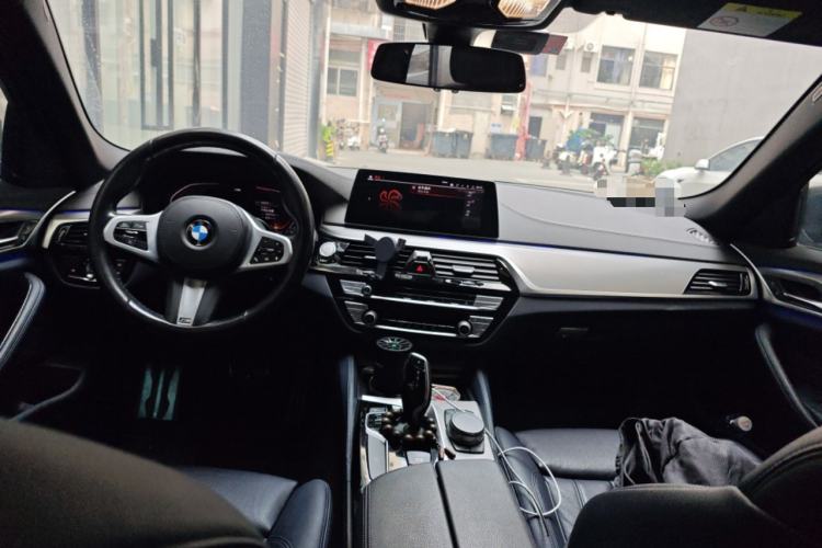 Used BMW 5 Series 2020 525i M Sport Package Center Console