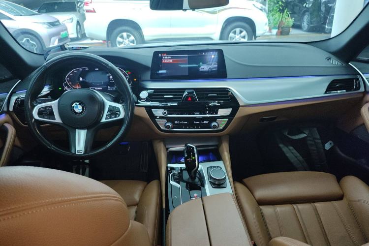 Used BMW 5 Series 2020 525i M Sport Package Center Console