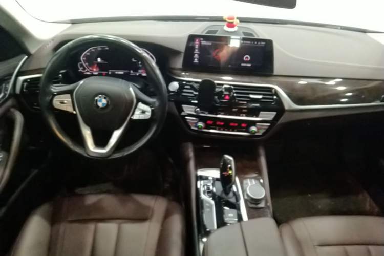 Used BMW 5 Series 2020 525Li Luxury Package Center Console