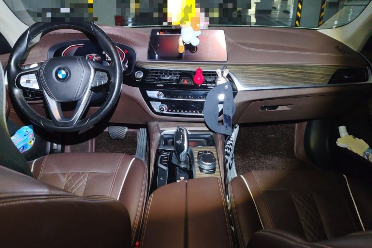 Used BMW 5 Series 2020 530Li Leading Edition Luxury Package Center Console