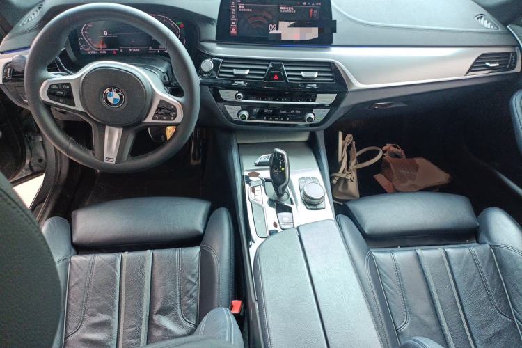 Used BMW 5 Series 2020 525i M Sport Package Center Console