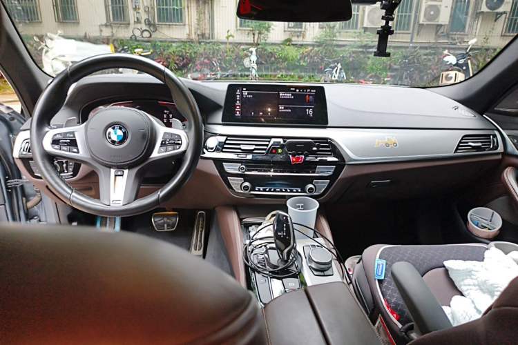 Used BMW 5 Series 2020 540i Sport Line M Sport Package Center Console