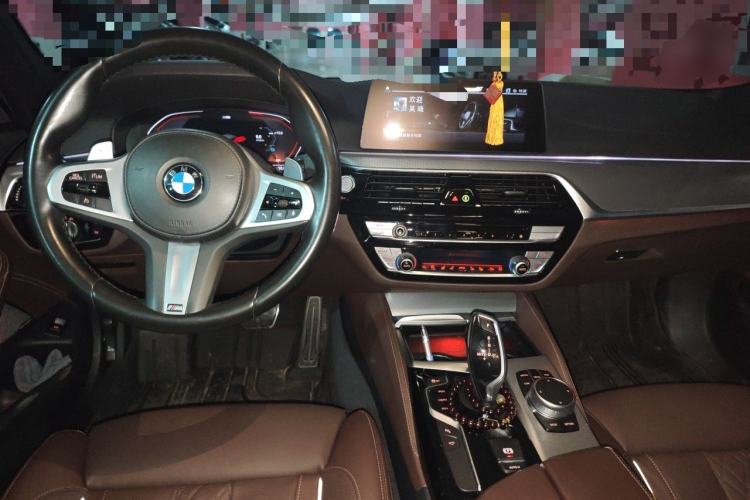 Used BMW 5 Series 2020 540i Sport Line M Sport Package Center Console