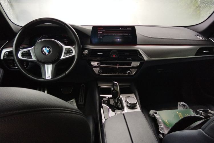 Used BMW 5 Series 2020 525i M Sport Package Center Console