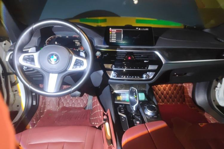 Used BMW 5 Series 2020 530Li Leading Model M Sport Package Center Console