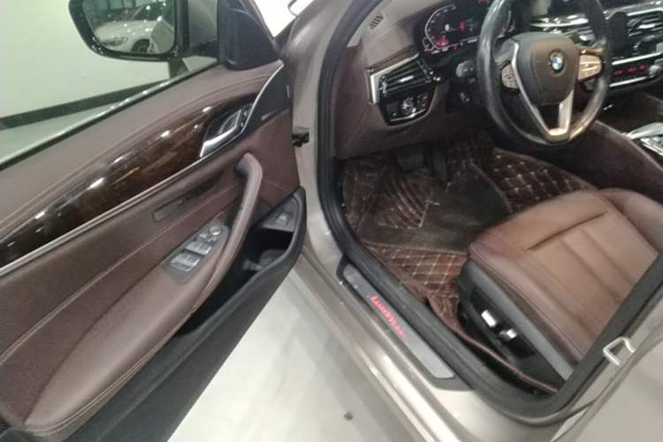 Used BMW 5 Series 2020 525Li Luxury Package Driver Seat