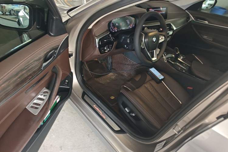 Used BMW 5 Series 2020 530Li Leading Edition Luxury Package Driver Seat