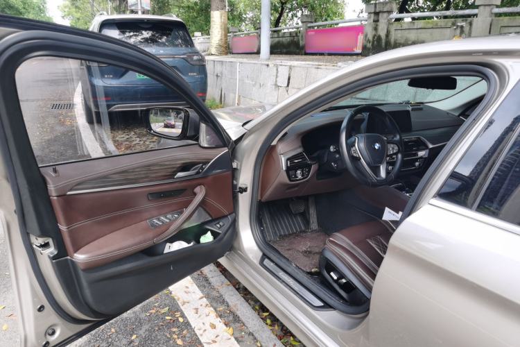 Used BMW 5 Series 2020 530Li xDrive Luxury Package Driver Seat