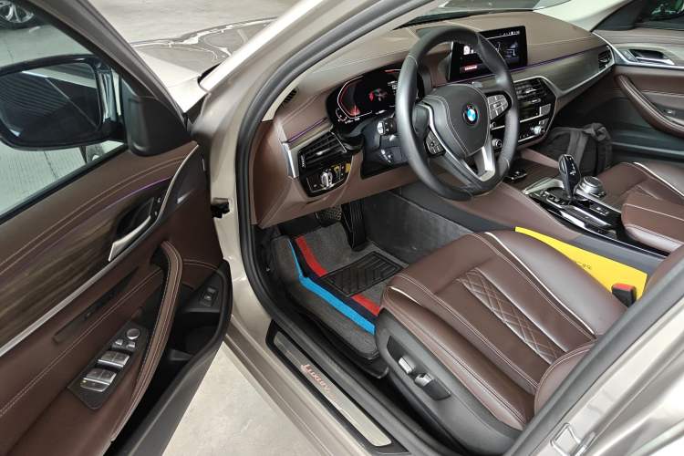 Used BMW 5 Series 2020 530Li Leading Edition Luxury Package Driver Seat