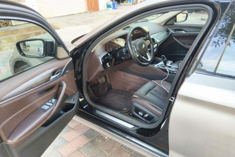 Used BMW 5 Series 2020 530Li xDrive Luxury Package Driver Seat