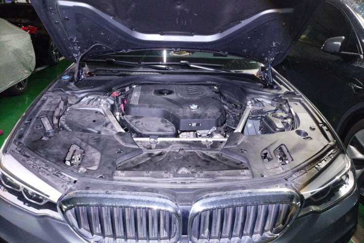 Used BMW 5 Series 2020 525i M Sport Package Engine Bay