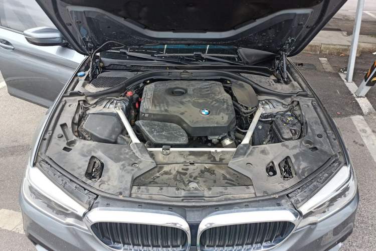 Used BMW 5 Series 2020 525i M Sport Package Engine Bay