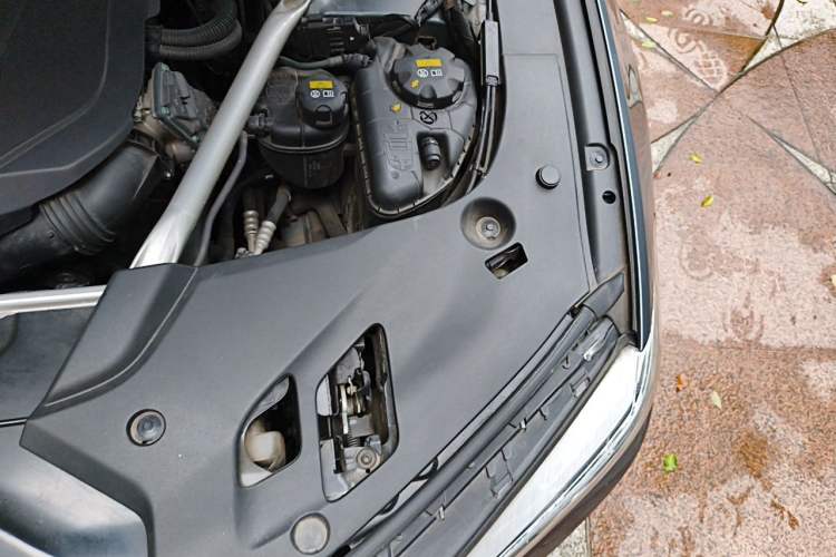 Used BMW 5 Series 2020 540i Sport Line M Sport Package Engine Bay Left