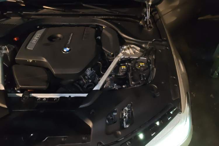 Used BMW 5 Series 2020 525Li Luxury Package Engine Bay Left