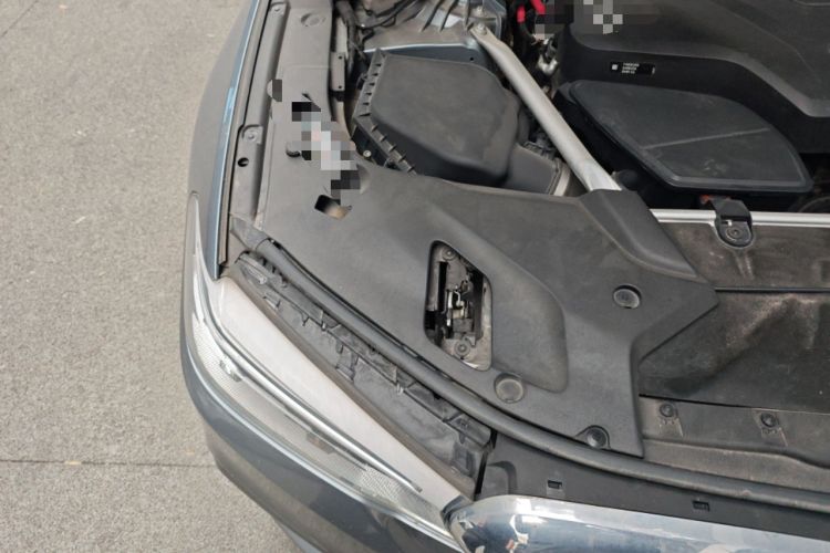 Used BMW 5 Series 2020 525i M Sport Package Engine Bay Right