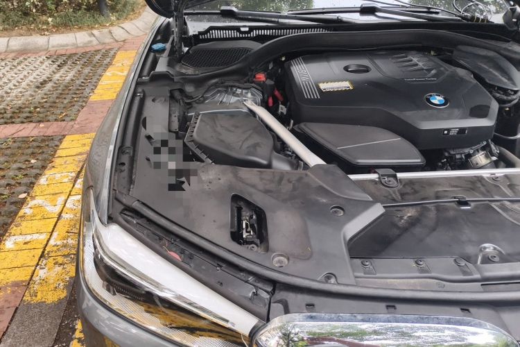 Used BMW 5 Series 2020 525i M Sport Package Engine Bay Right