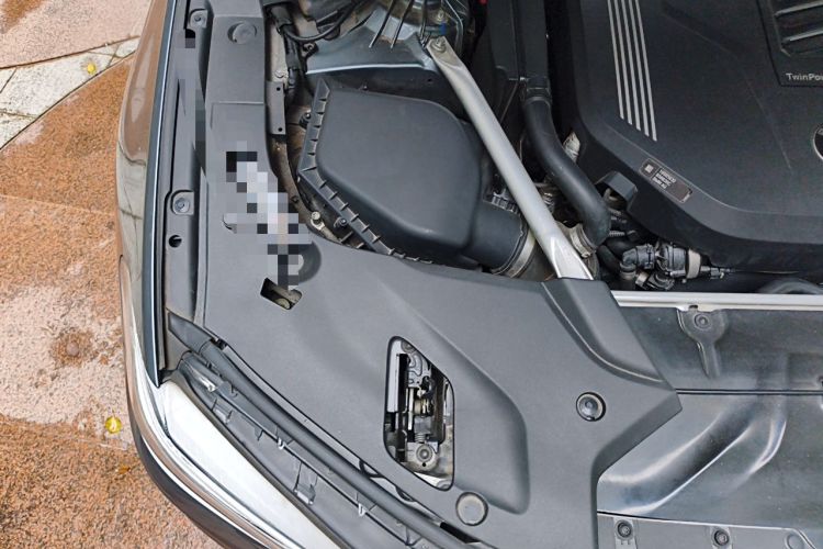 Used BMW 5 Series 2020 540i Sport Line M Sport Package Engine Bay Right