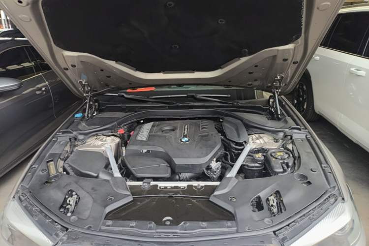 Used BMW 5 Series 2020 525Li Luxury Package Engine Bay