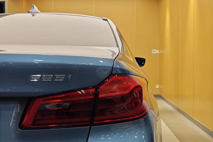 Used BMW 5 Series 2020 525i M Sport Package Exterior 15