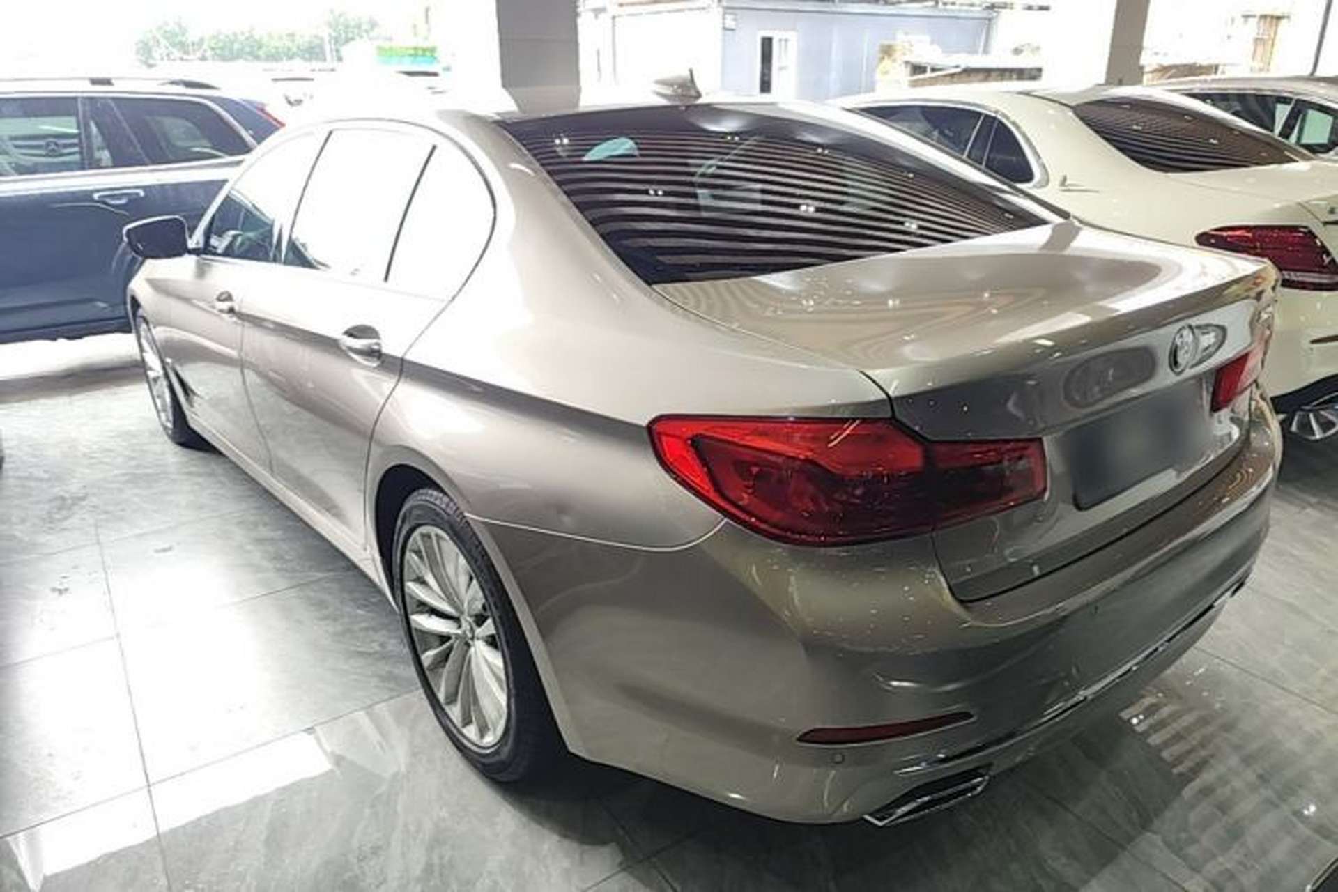 Used BMW 5 Series 2020 525Li Luxury Package Exterior 2