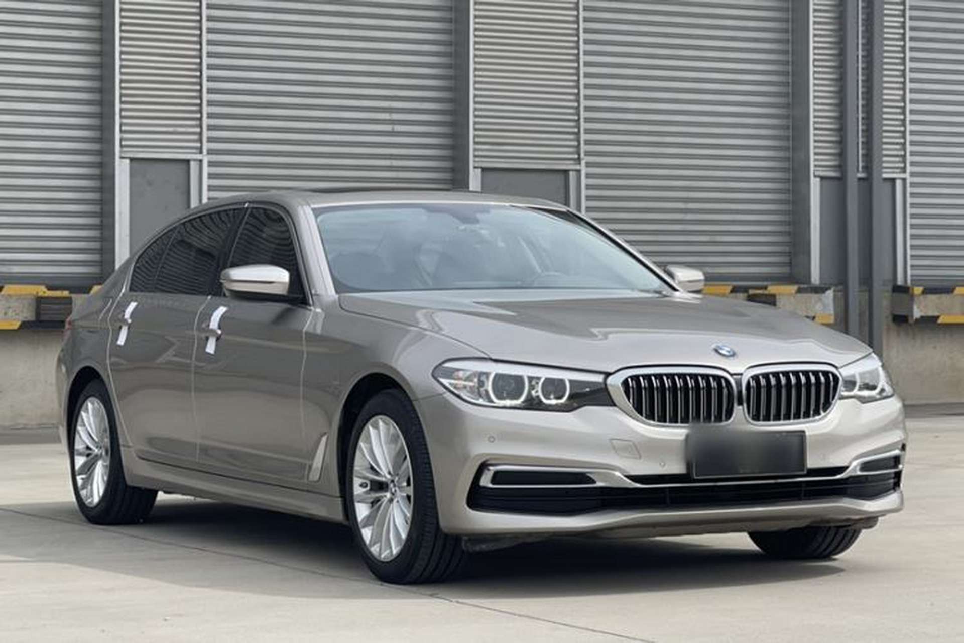 Used BMW 5 Series 2020 525Li Luxury Package Exterior 3