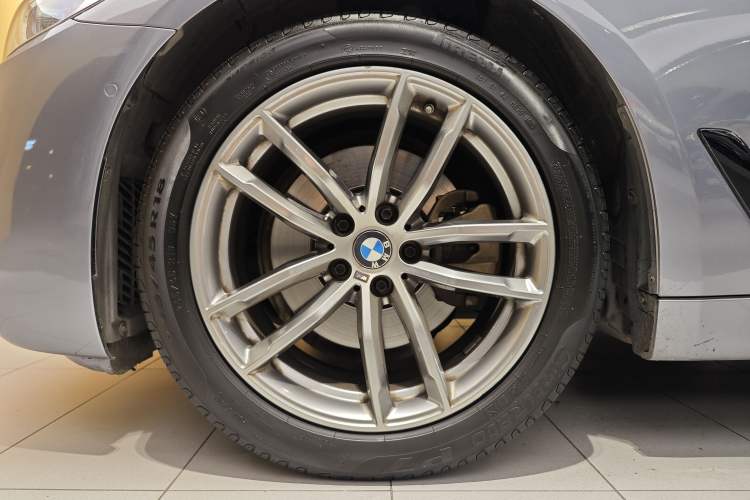 Used BMW 5 Series 2020 525i M Sport Package Exterior 4