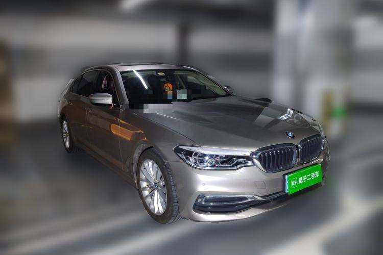 Used BMW 5 Series 2020 530Li Leading Edition Luxury Package Front Right 45 Deg