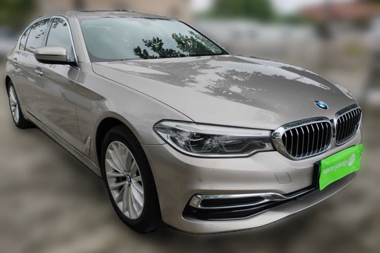 Used BMW 5 Series 2020 530Li Luxury Edition Premium Package Front Right 45 Deg