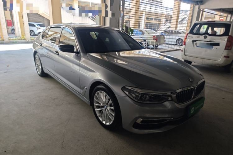 Used BMW 5 Series 2020 530Li Leading Edition Luxury Package Front Right 45 Deg
