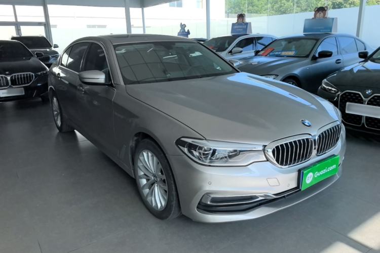 Used BMW 5 Series 2020 530Li Leading Edition Luxury Package Front Right 45 Deg