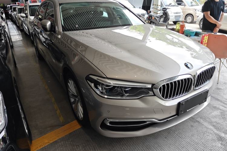 Used BMW 5 Series 2020 530Li Leading Edition Luxury Package Front Right 45 Deg