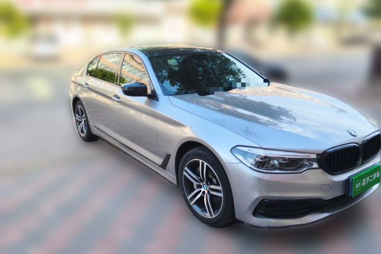 Used BMW 5 Series 2020 530Li xDrive Luxury Package Front Right 45 Deg