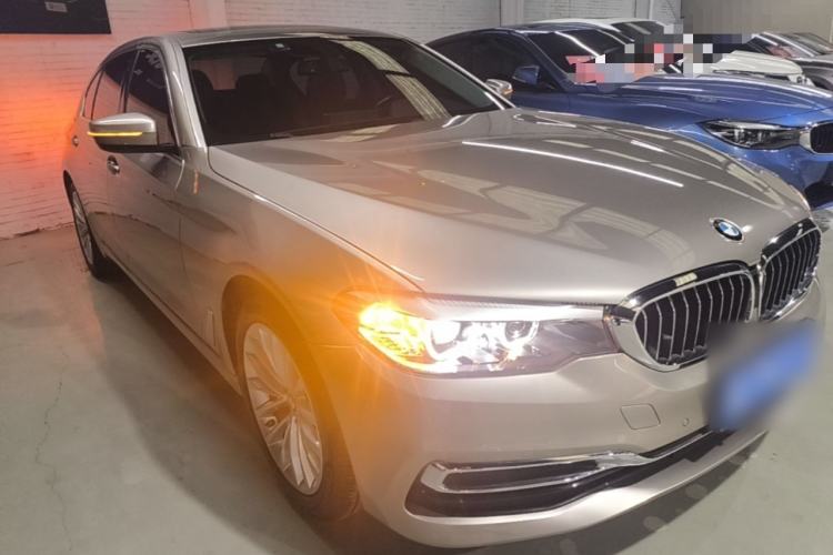 Used BMW 5 Series 2020 525Li Luxury Package Front Right 45 Deg