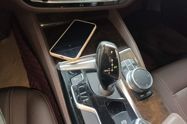 Used BMW 5 Series 2020 525Li Luxury Package Gear Lever