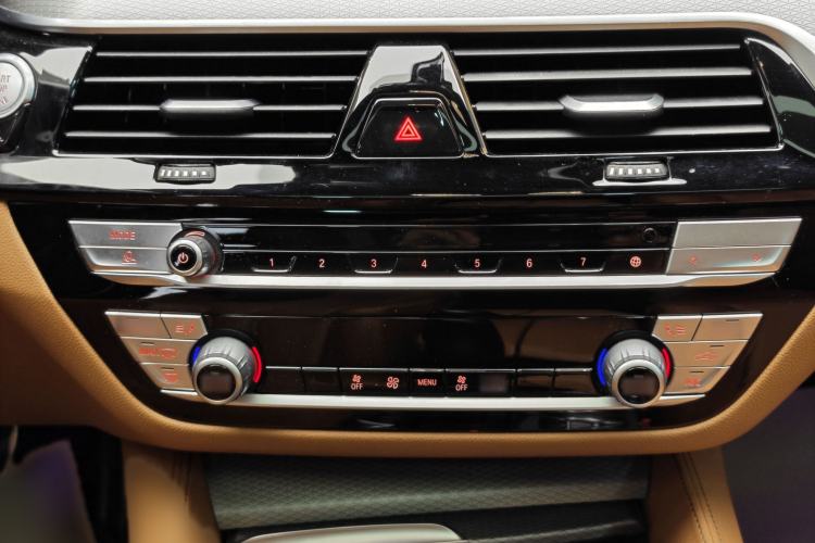 Used BMW 5 Series 2020 525i M Sport Package Interior 7
