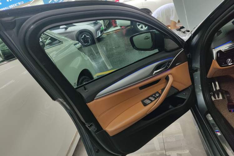 Used BMW 5 Series 2020 525i M Sport Package Left Front Door Interior
