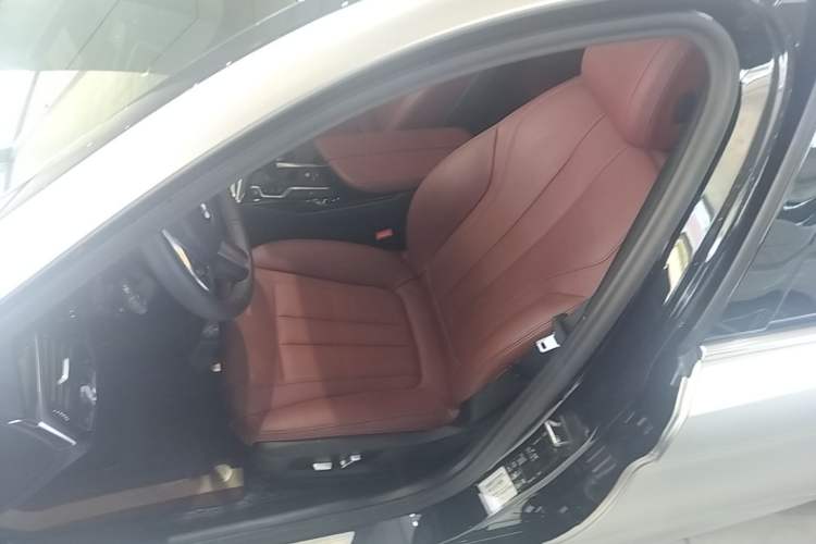 Used BMW 5 Series 2020 530Li xDrive M Sport Package Left Front Seat