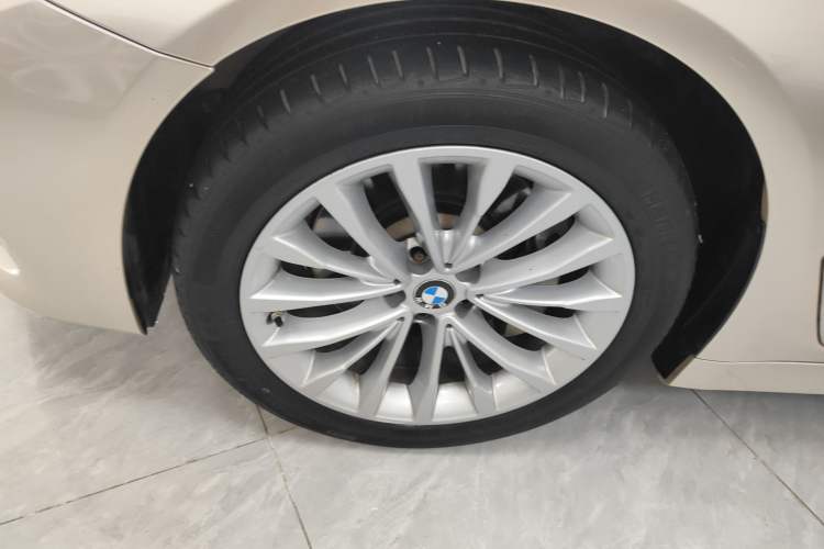 Used BMW 5 Series 2020 530Li Leading Edition Luxury Package Left Front Wheel Hub