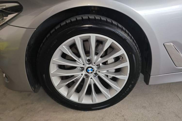 Used BMW 5 Series 2020 530Li Leading Edition Luxury Package Left Front Wheel Hub
