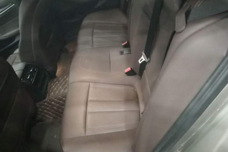 Used BMW 5 Series 2020 525Li Luxury Package Left Rear Seat