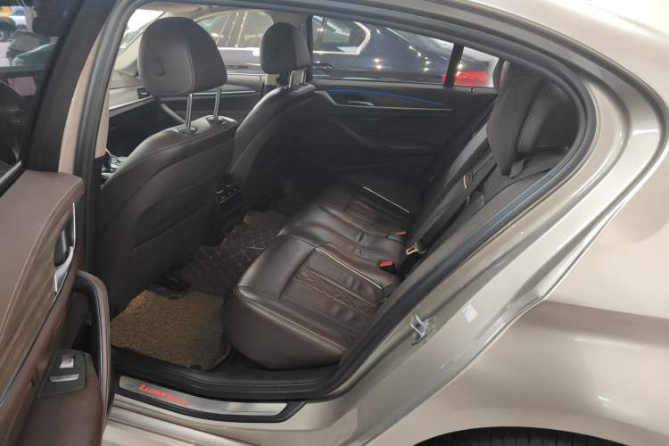 Used BMW 5 Series 2020 530Li Leading Edition Luxury Package Left Rear Seat